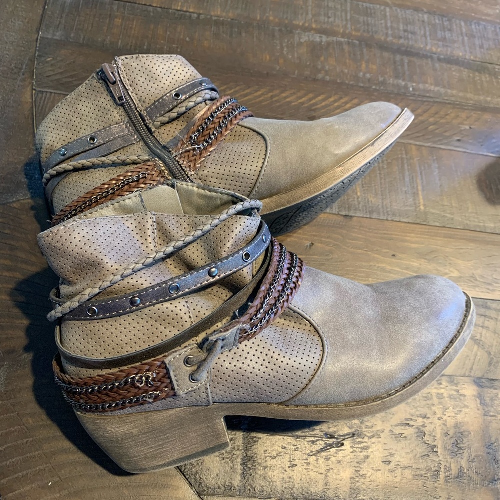 Maurice’s Western Bootie “Cassie”- Women’s Size 8